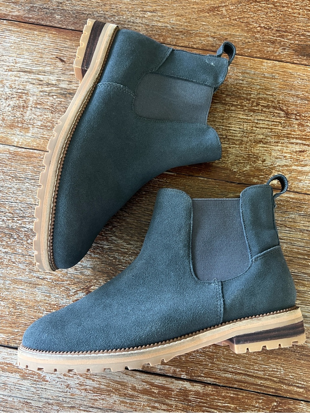 Lands’ End Women’s Gray Faux Suede Boots Zip Chelsea Size 8.5 Wide